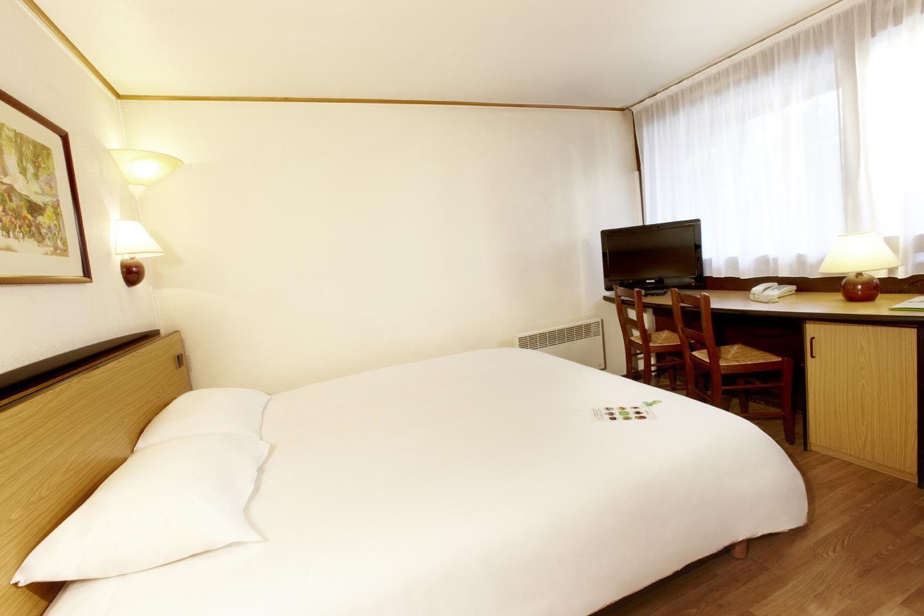 Hotel Kyriad Chateauroux - Saint-Maur Esterno foto